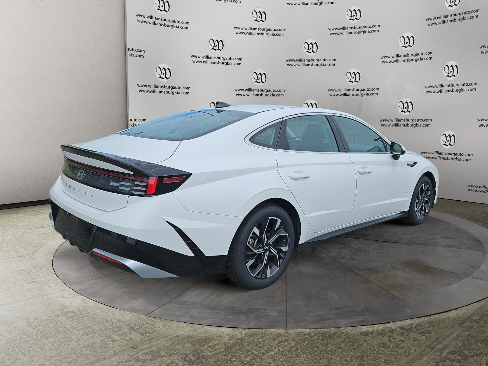 Used 2025 Hyundai Sonata SEL FWD image 5