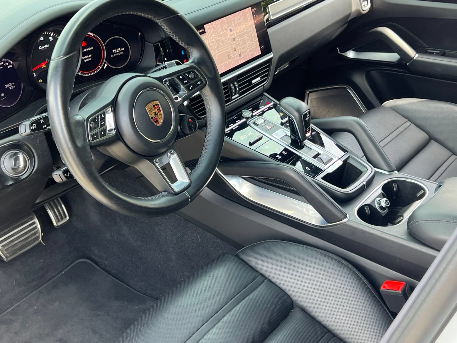 Certified 2023 Porsche Cayenne Turbo AWD/4WD image 4