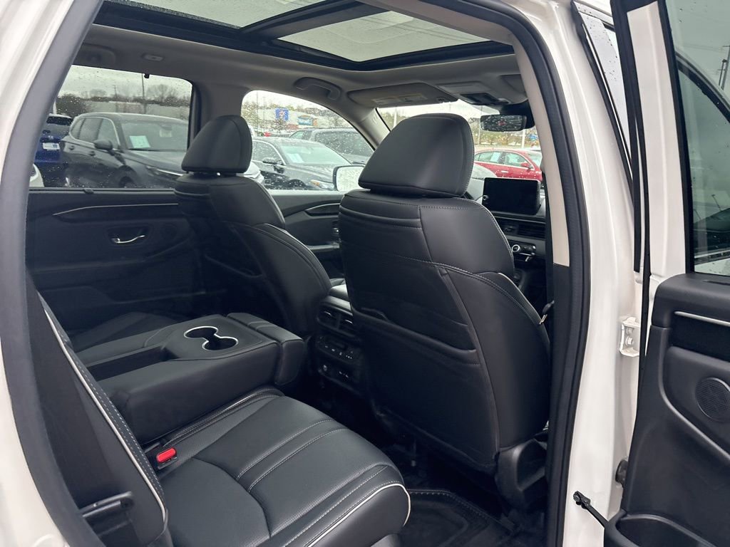 Certified 2025 Honda Pilot Elite image 35