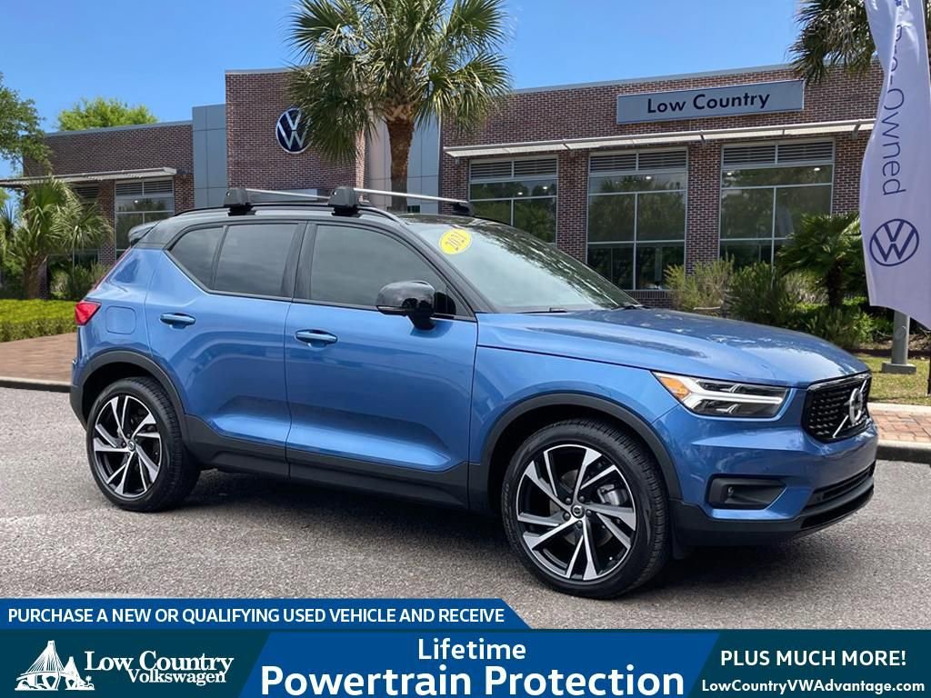 Used 2021 Volvo XC40 T5 R-Design w/ Advanced Package