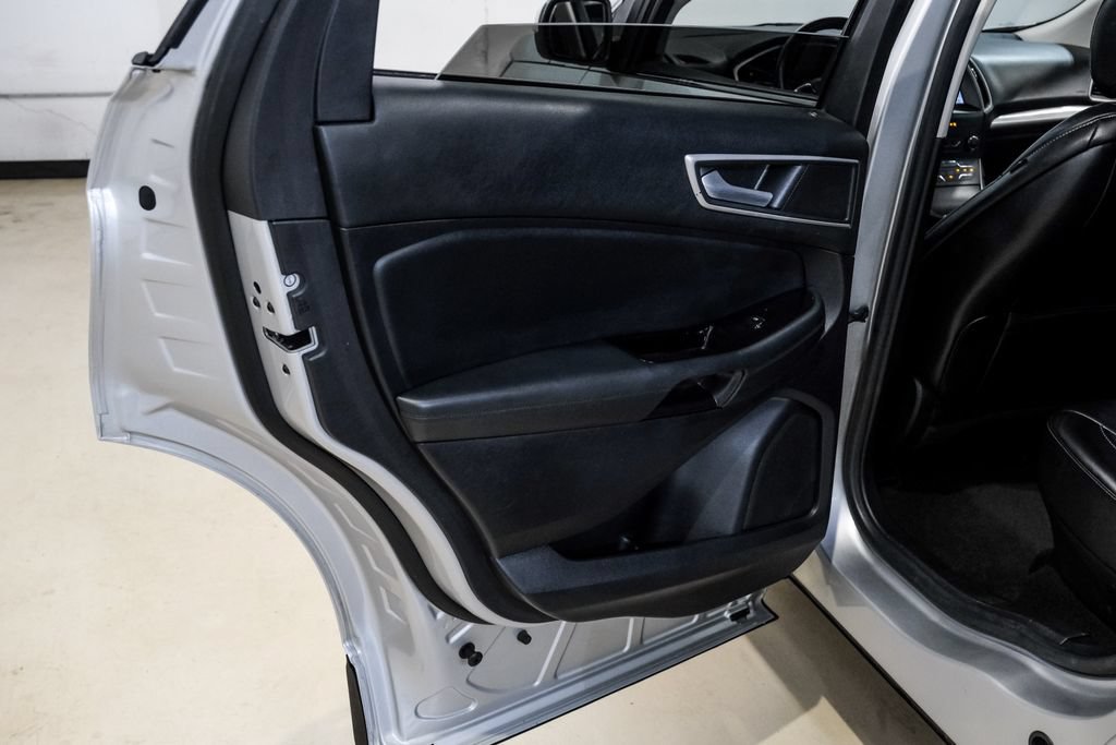 Used 2019 Ford Edge SEL w/ Equipment Group 201A FWD image 45