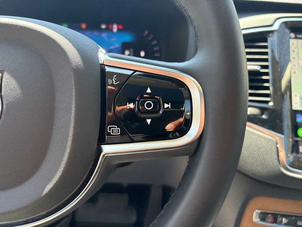 Used 2025 Volvo XC90 B5 Plus w/ Protection Package Premier image 23