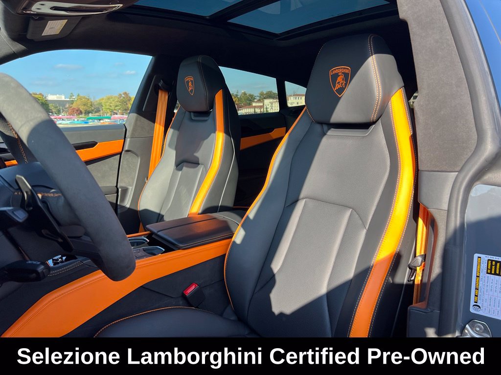 Used 2025 Lamborghini Urus SE AWD/4WD image 40