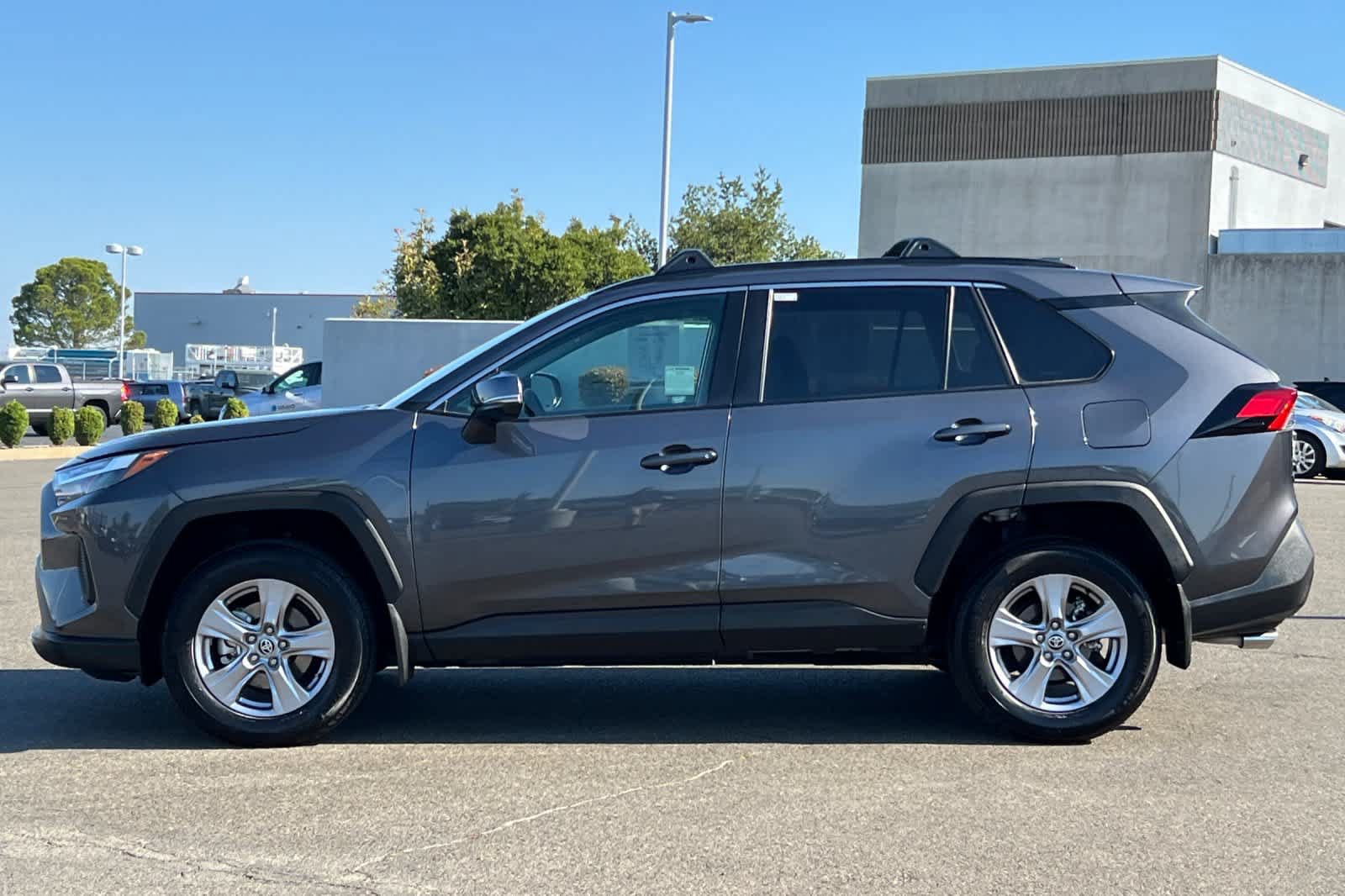 Used 2025 Toyota RAV4 XLE FWD image 9