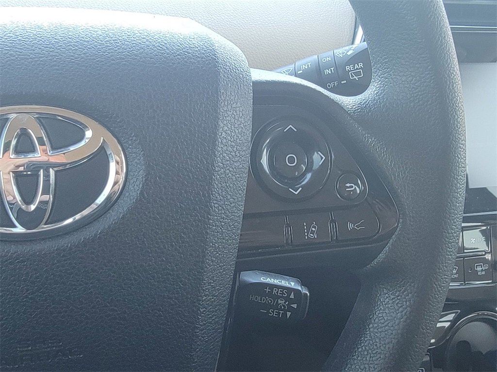 Used 2020 Toyota Prius LE image 34