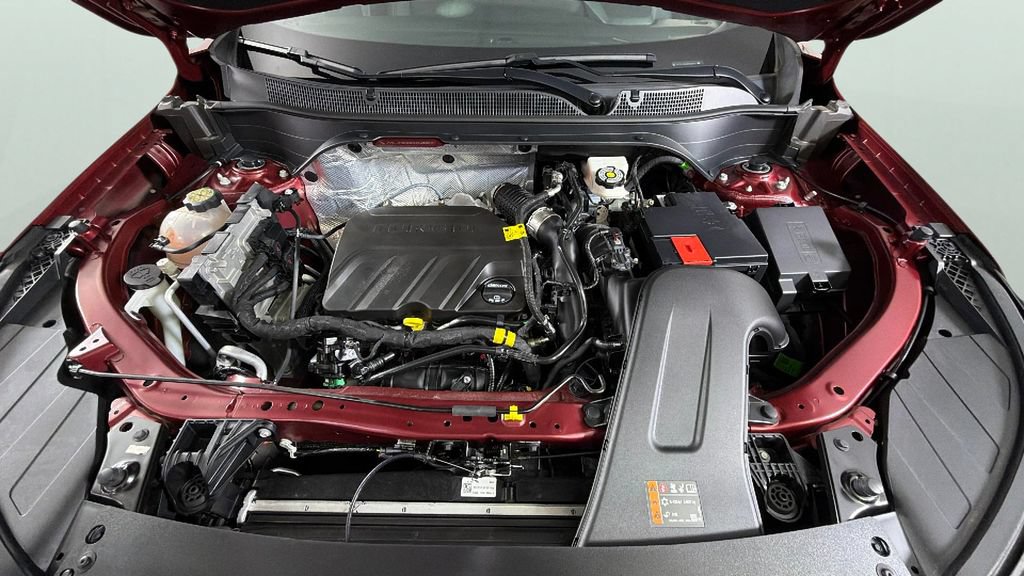 Certified 2024 Chevrolet Trax RS w/ Sunroof Package FWD image 37