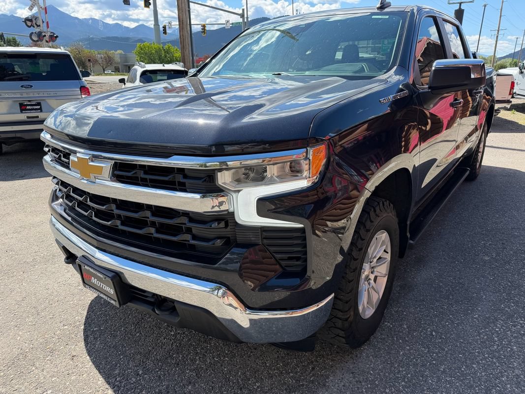 Used 2023 Chevrolet Silverado 1500 LT AWD/4WD image 4