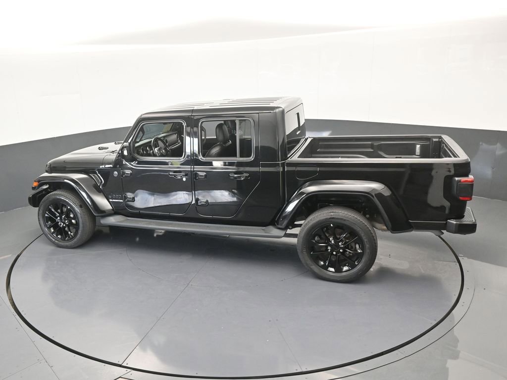 Used 2022 Jeep Gladiator Overland image 45