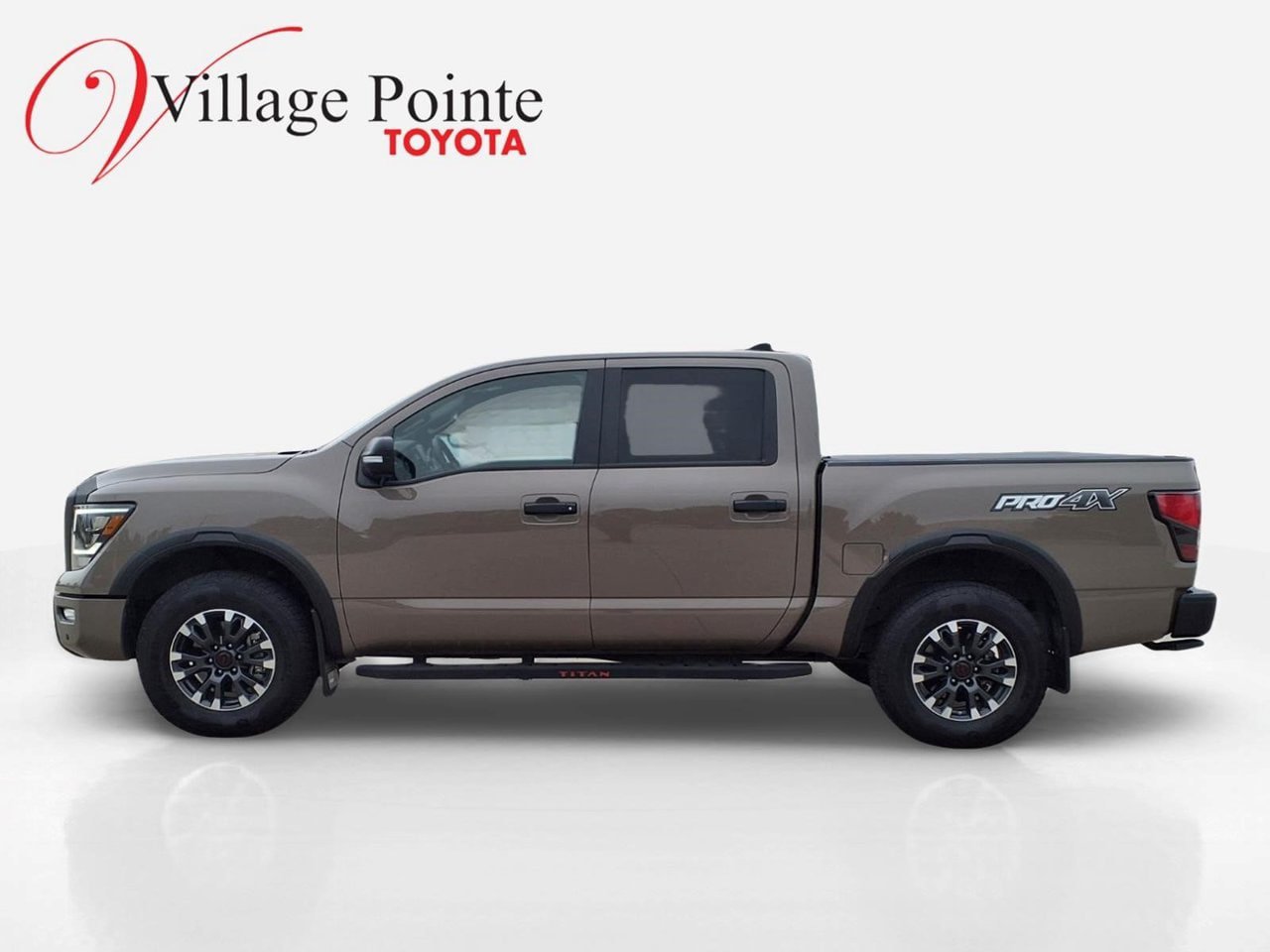Used 2024 Nissan Titan PRO-4X w/ Pro-4x Convenience Package AWD/4WD image 2