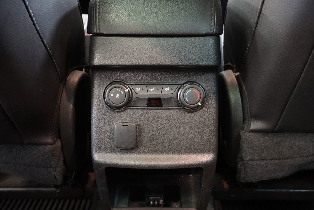 Used 2015 Ford Explorer XLT w/ Equipment Group 202A FWD image 29