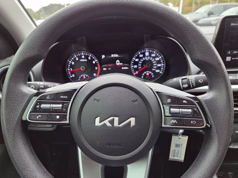 Used 2023 Kia Forte LXS w/ LXS Technology Package FWD image 11