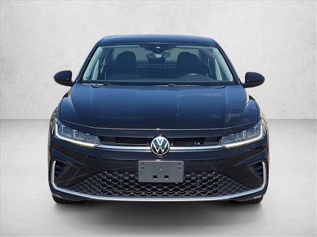 Used 2025 Volkswagen Jetta SE FWD image 2