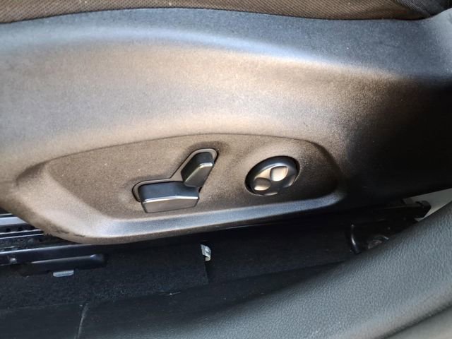 Used 2017 Jeep Renegade Latitude w/ Popular Equipment Group image 15