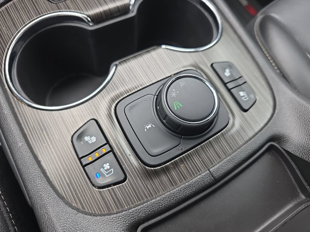 Used 2023 GMC Acadia SLT w/ Preferred Package FWD image 28