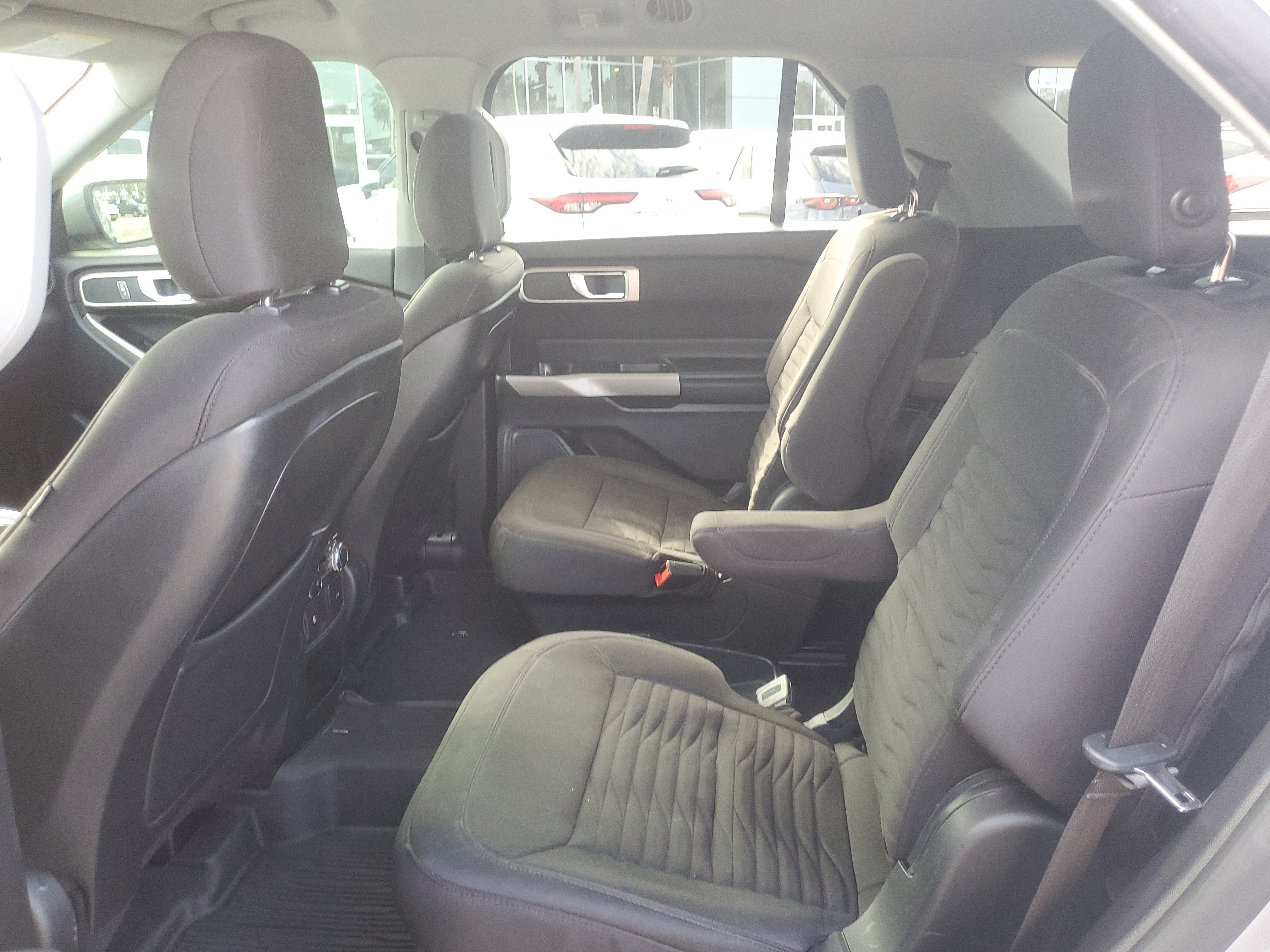 Used 2020 Ford Explorer XLT RWD image 9