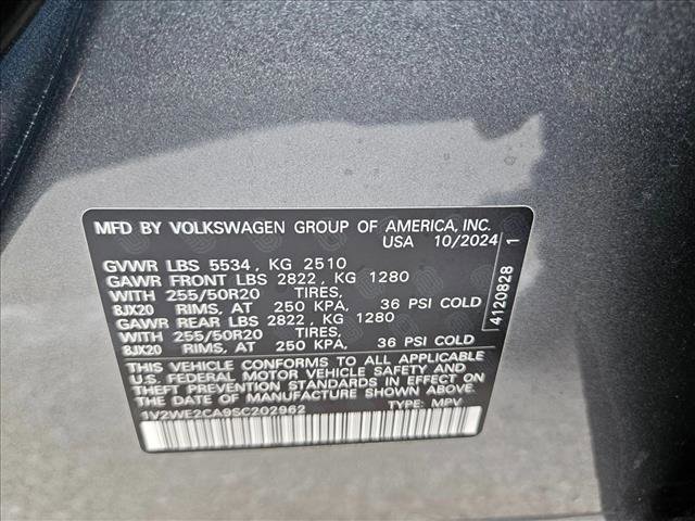 Used 2025 Volkswagen Atlas Cross Sport SE image 23