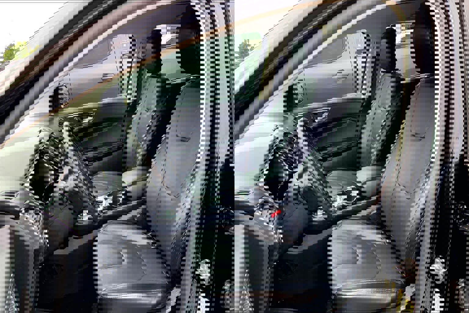 Used 2017 Ford Edge Titanium w/ Equipment Group 302A image 7