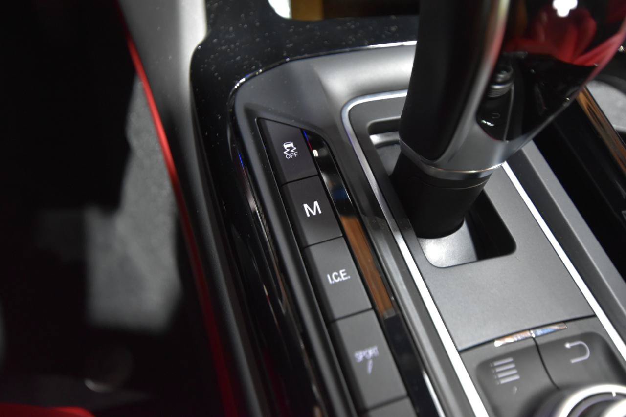 Used 2018 Maserati Levante AWD/4WD image 36