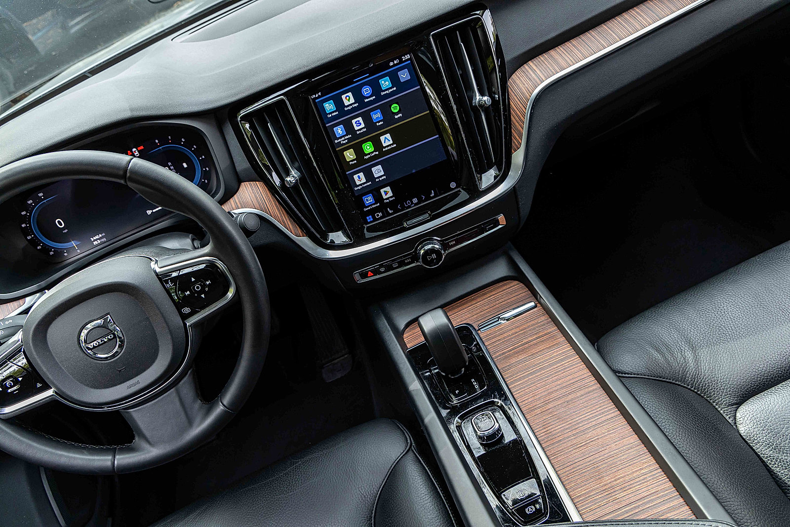 Used 2024 Volvo S60 B5 Plus image 20