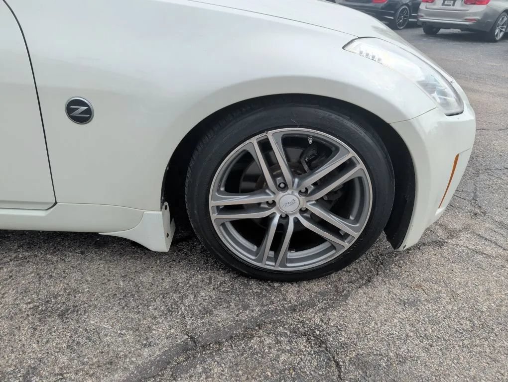 Used 2007 Nissan 350Z Touring RWD image 13