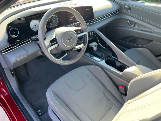 Certified 2023 Hyundai Elantra SEL w/ Convenience Package FWD image 17
