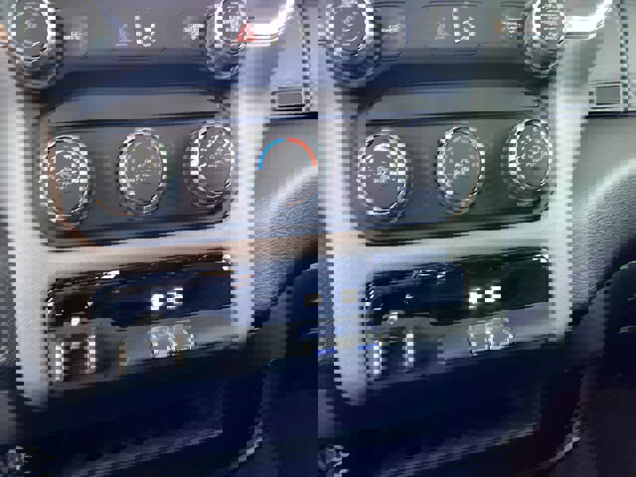 Used 2024 RAM 2500 Big Horn image 26