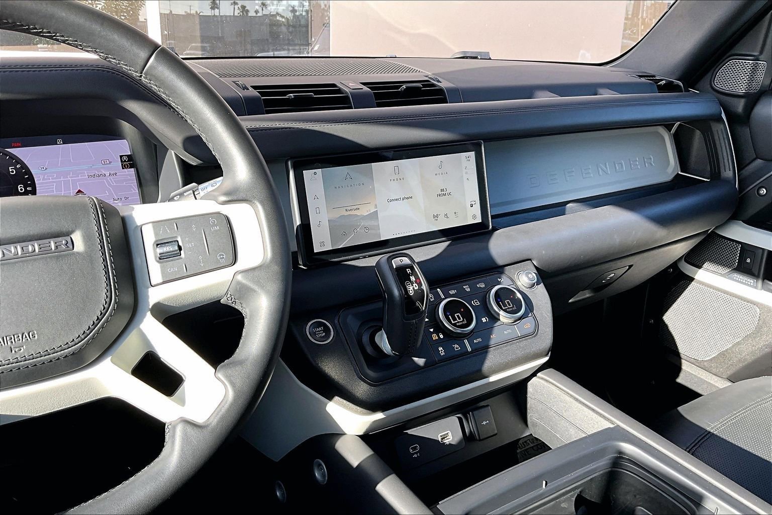 Used 2020 Land Rover Defender 110 First Edition AWD/4WD image 6