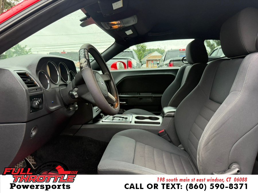 Used 2010 Dodge Challenger SE RWD image 17