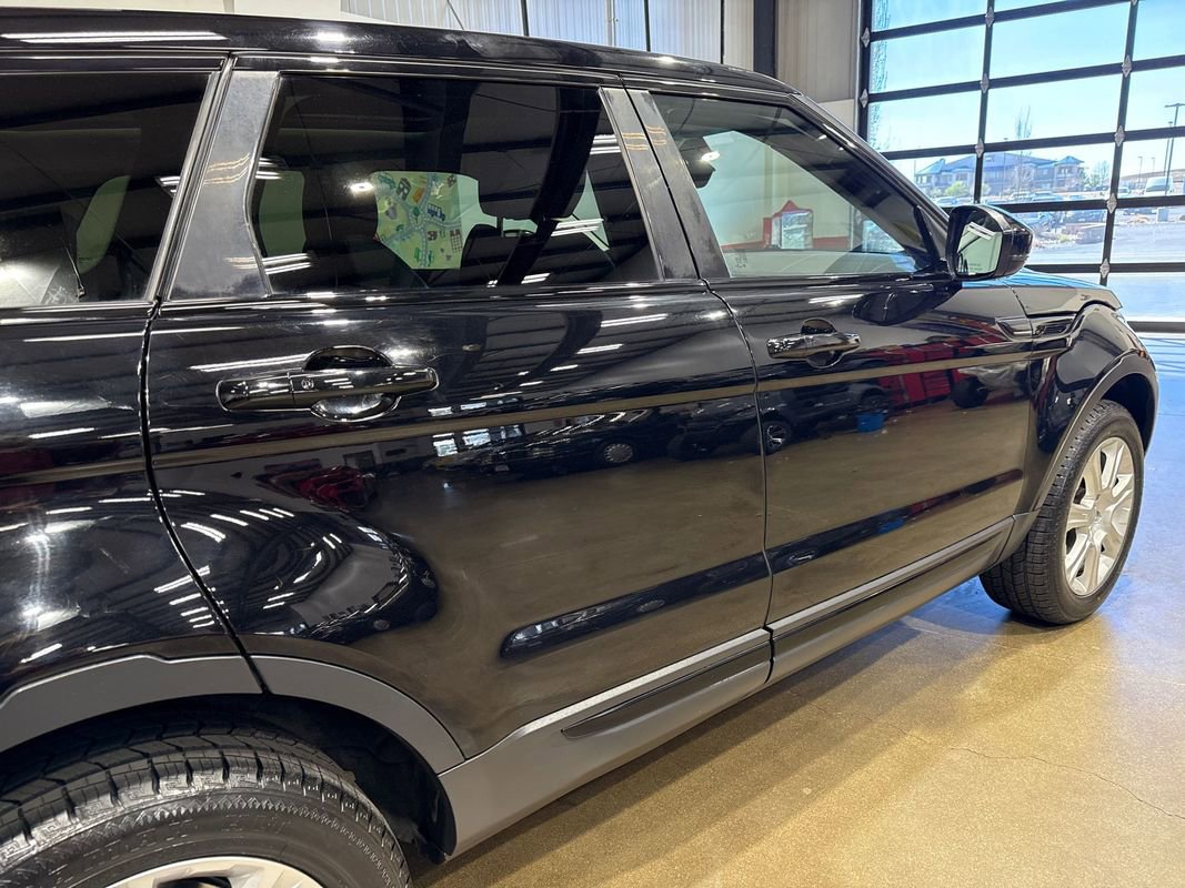 Used 2017 Land Rover Range Rover Evoque SE Premium image 53