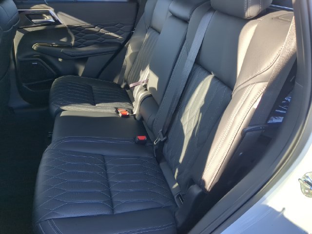 New 2026 Mitsubishi Outlander SEL FWD image 20