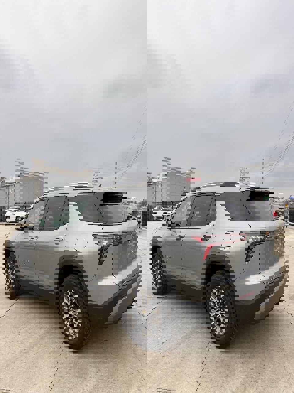 Used 2025 Chevrolet Equinox LT w/ Convenience Package II image 4