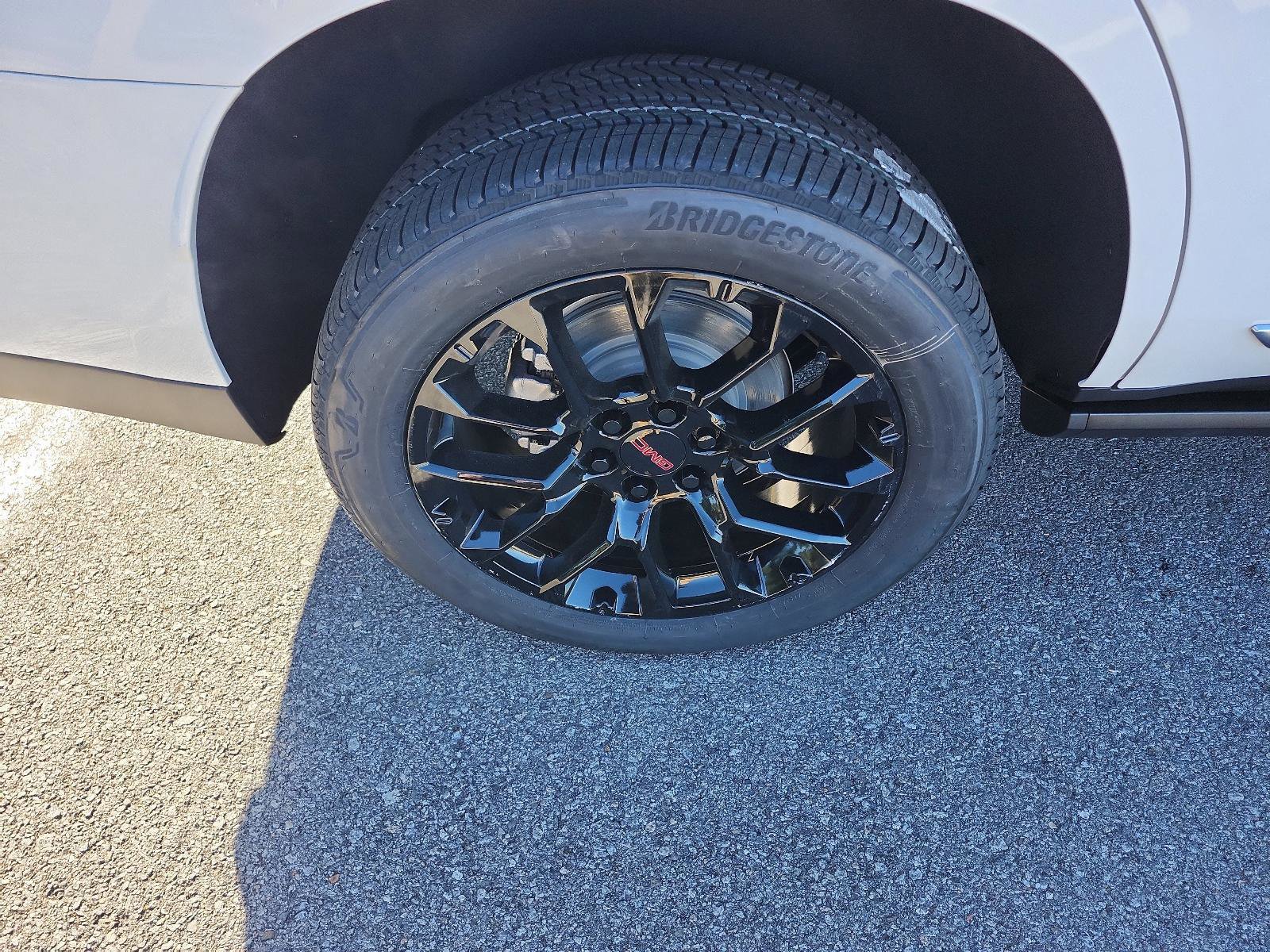 New 2026 GMC Yukon Denali w/ Sun & Power Step Package image 5