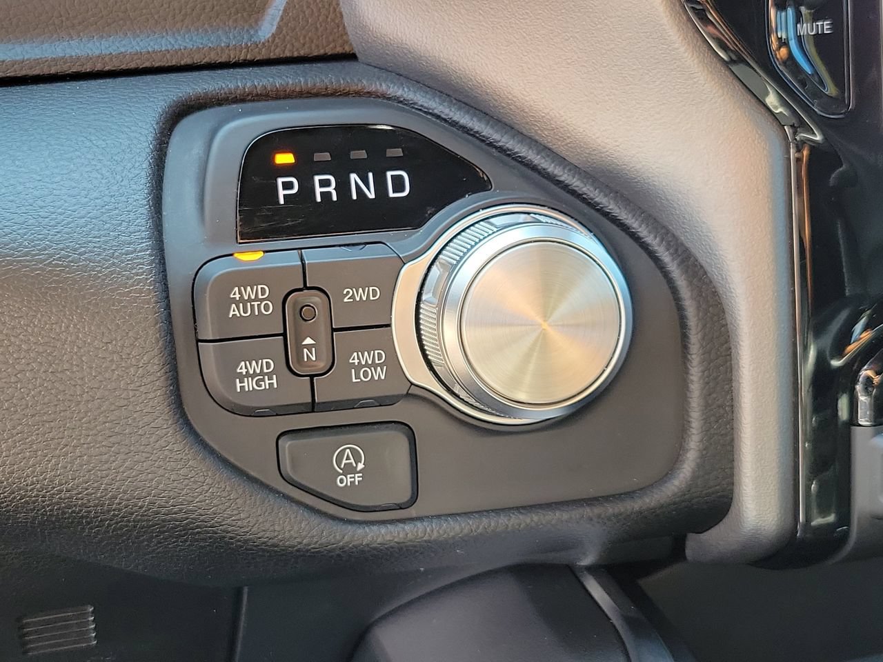Used 2025 RAM 1500 Laramie w/ Sport Appearance Package AWD/4WD image 27