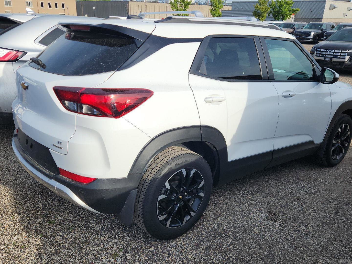 Used 2022 Chevrolet TrailBlazer LT w/ Convenience Package FWD image 4