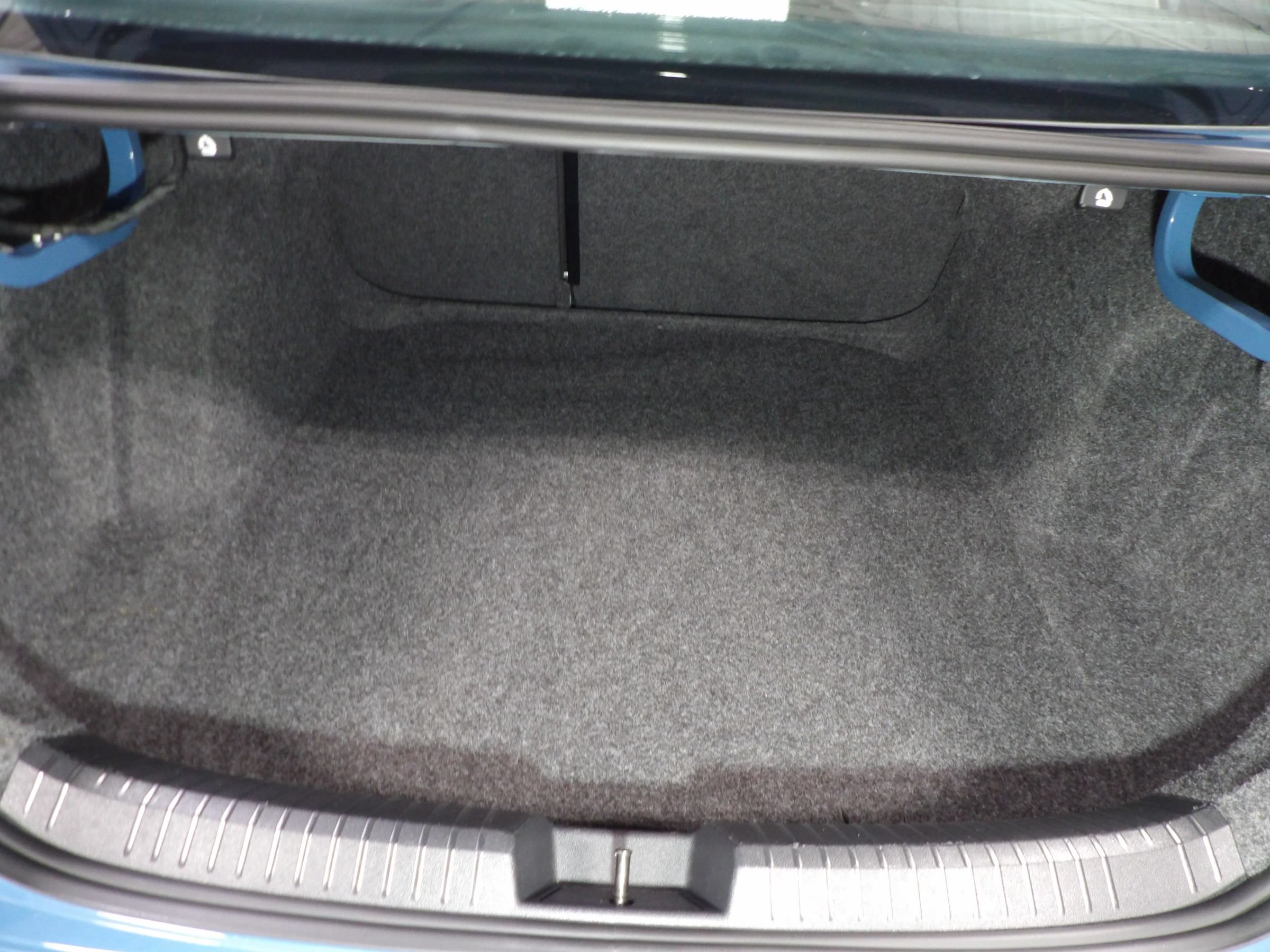 Used 2026 Volkswagen Jetta SE FWD image 9