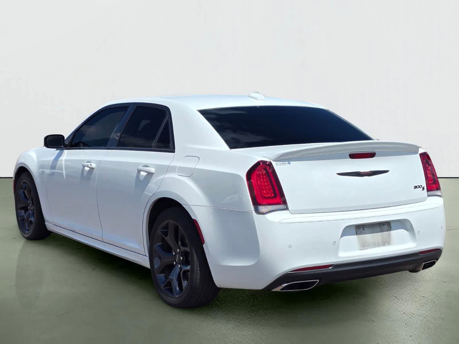 Used 2021 Chrysler 300 S w/ S Model Appearance Package RWD image 4