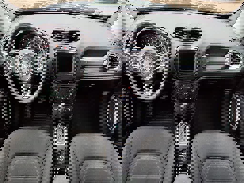 Used 2018 Jeep Renegade Latitude image 10