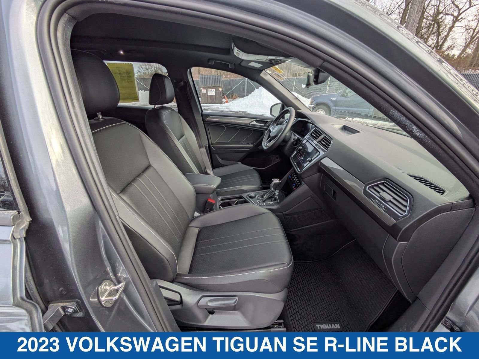 Used 2023 Volkswagen Tiguan SE R-Line image 37
