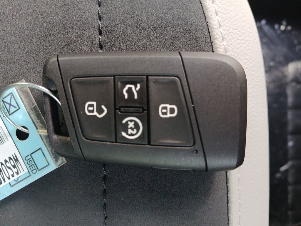 New 2026 Volkswagen Taos SE FWD image 28