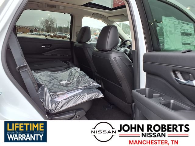 New 2026 Nissan Pathfinder SL image 18