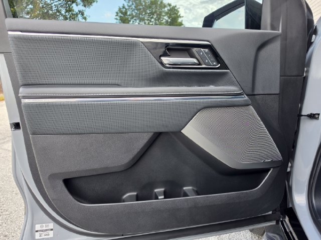 Used 2024 GMC Sierra EV Denali AWD/4WD image 27