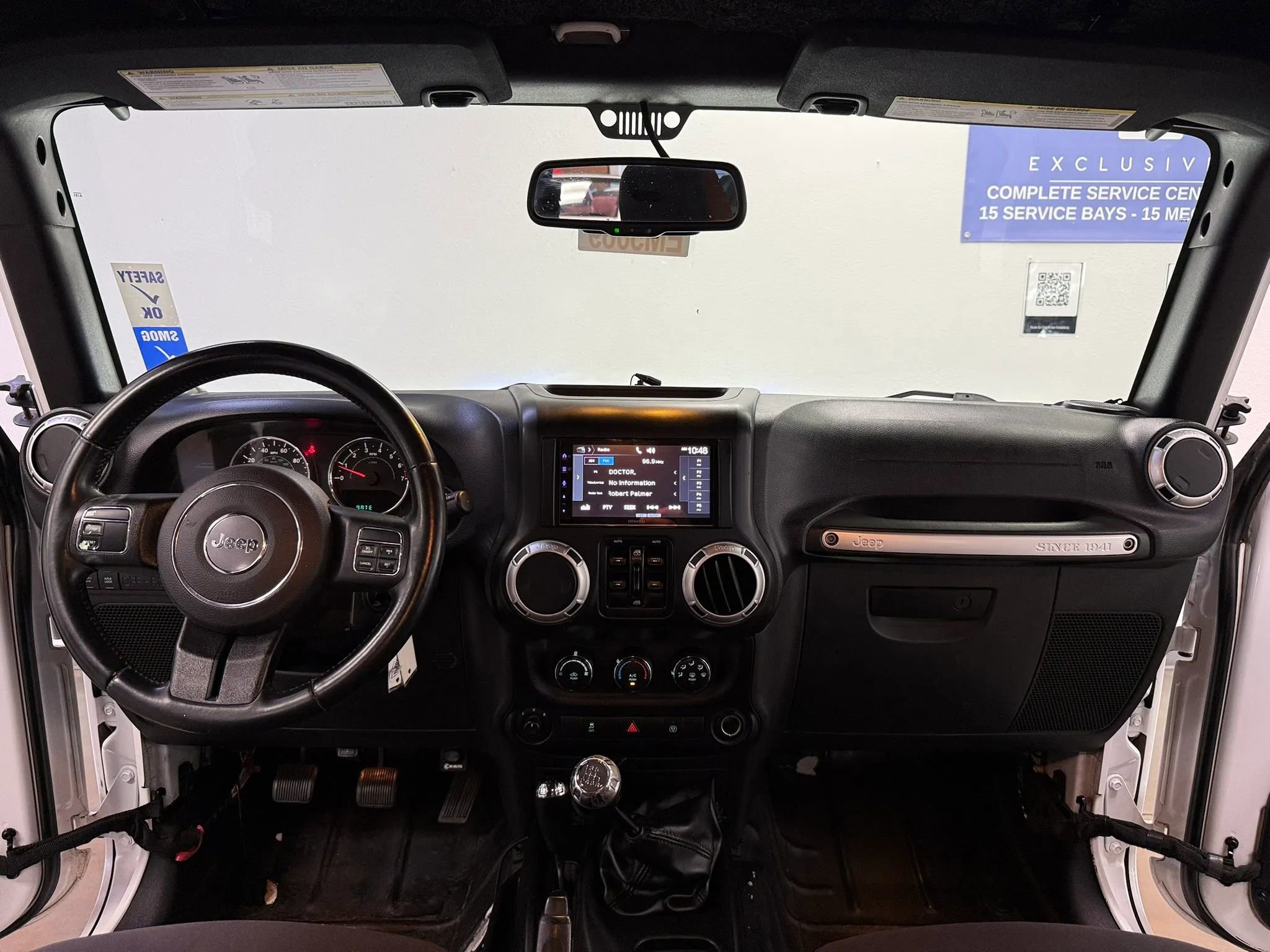 Used 2015 Jeep Wrangler Unlimited Rubicon image 13