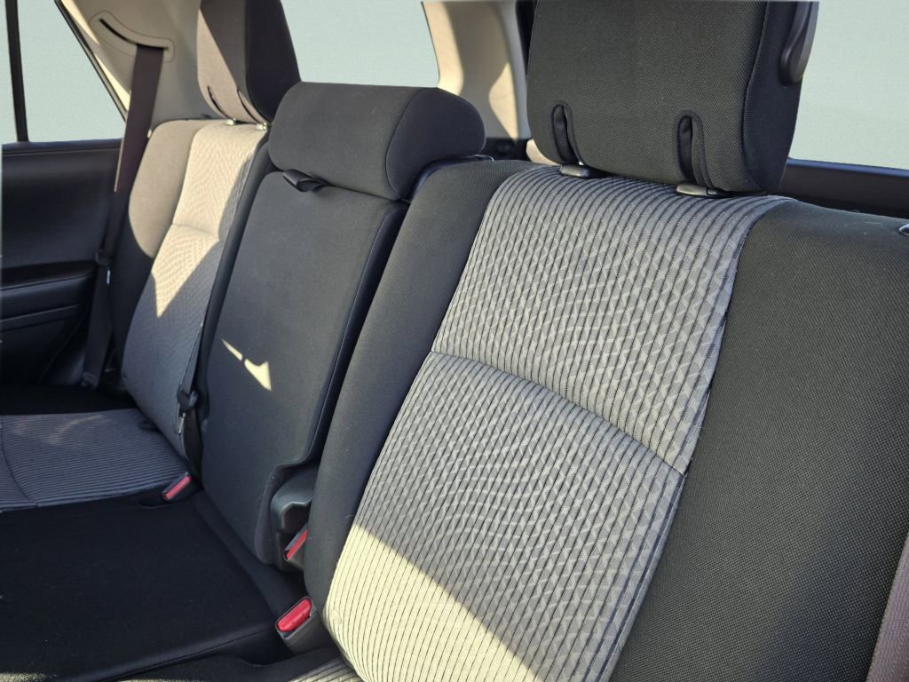 Used 2018 Toyota 4Runner SR5 AWD/4WD image 28