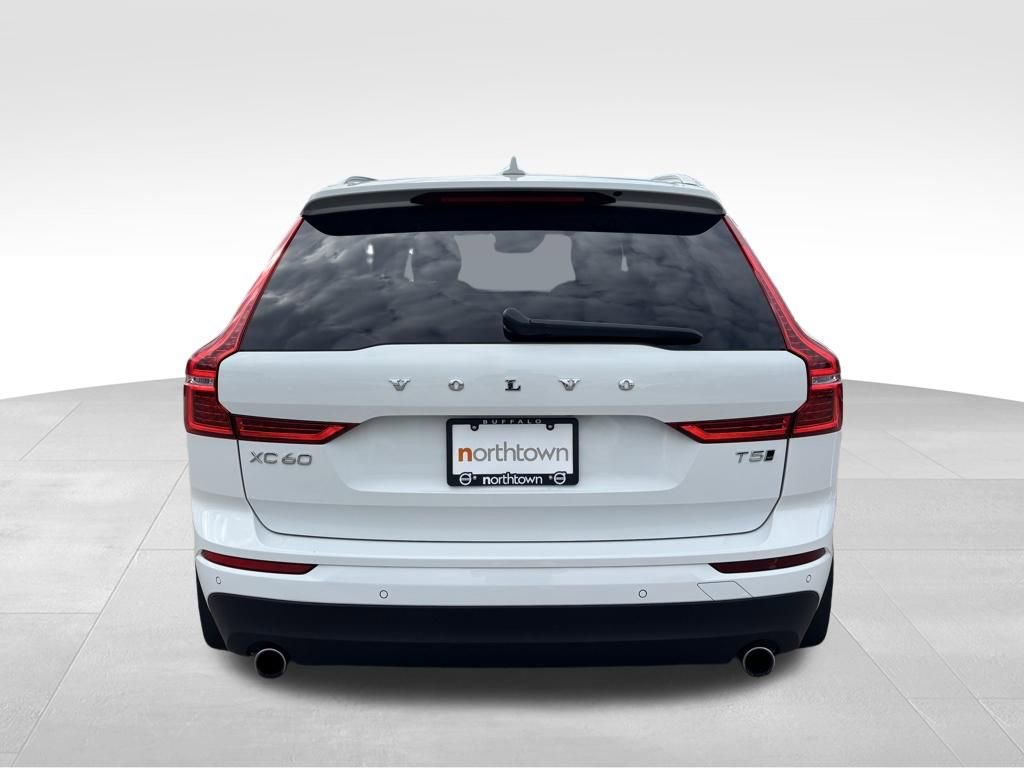 Used 2021 Volvo XC60 T5 Momentum w/ Premium Package image 38
