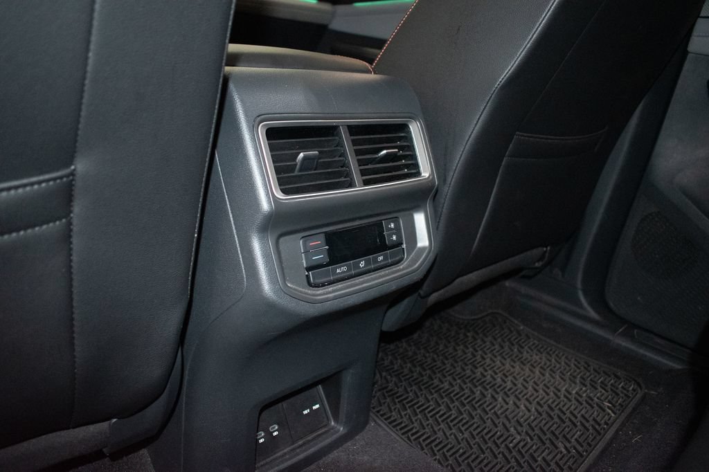 Used 2024 Volkswagen Atlas Peak Edition SE AWD/4WD image 23