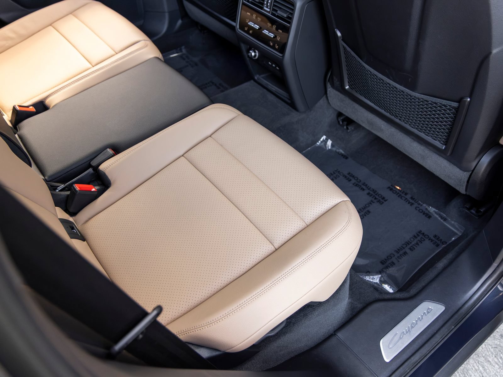 Certified 2025 Porsche Cayenne AWD/4WD image 57
