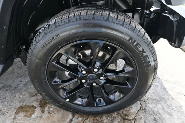 Used 2025 Jeep Wrangler Sahara image 11