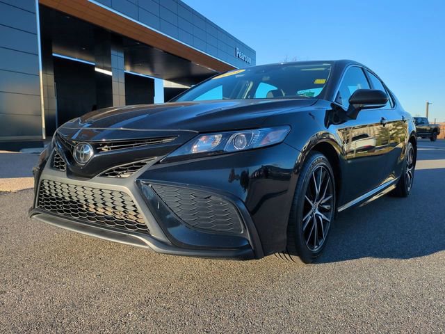 Used 2024 Toyota Camry SE image 8