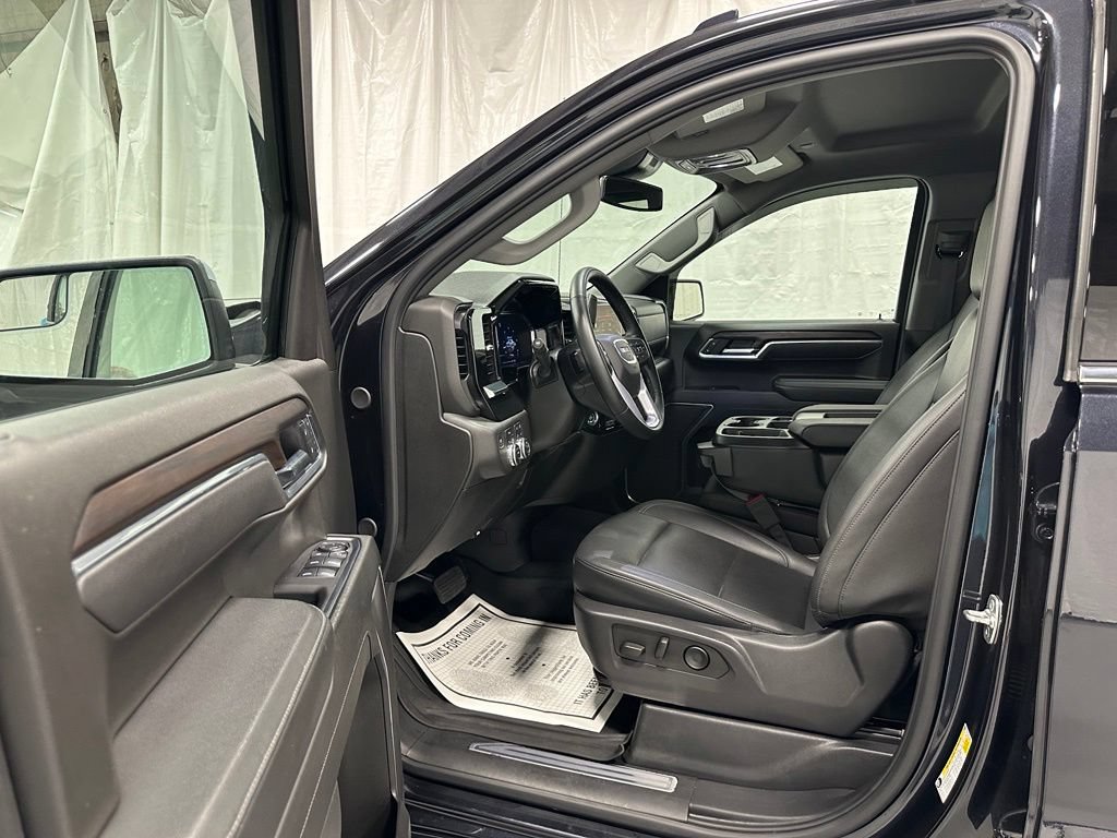 Used 2025 GMC Sierra 1500 SLT AWD/4WD image 10
