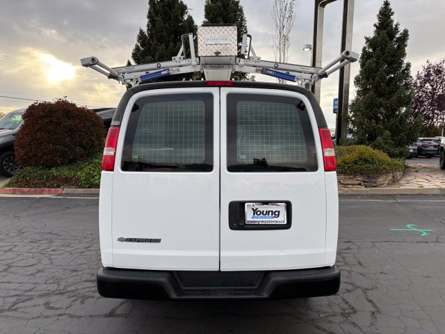 Used 2021 Chevrolet Express 2500 w/ Driver Convenience Package RWD image 5